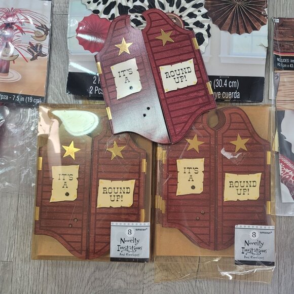 Western Party Supplies Set - Cowboy-Themed Decorations Invitations & Game - Picture 10 of 11